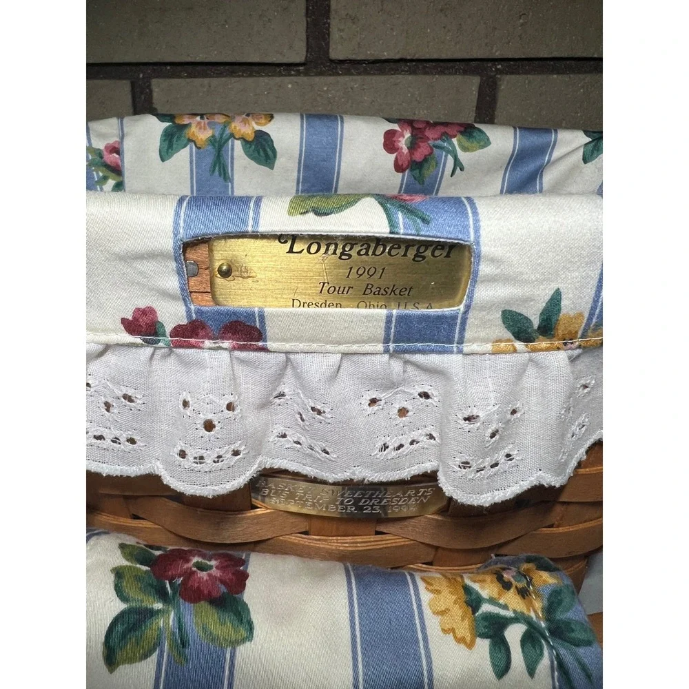 Longaberger 1991 Tour Basket Signed Family Members Floral Liner Brass Plaques